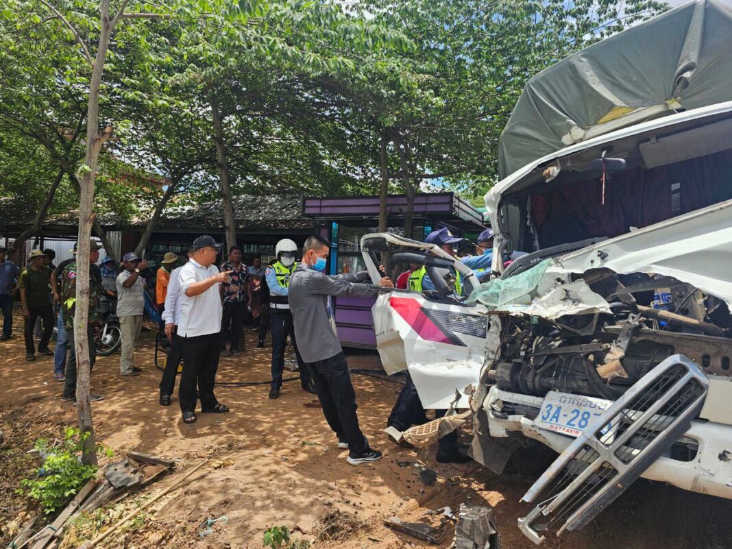 ចរាចរណ៍រថយន្ដ២គ្រឿង និងម៉ូតូបុកគ្នា នៅស្រុកក្រឡាញ់ បណ្ដាលឲ្យមនុស្ស២នាក់ស្លាប់ និងរបួសម្នាក់