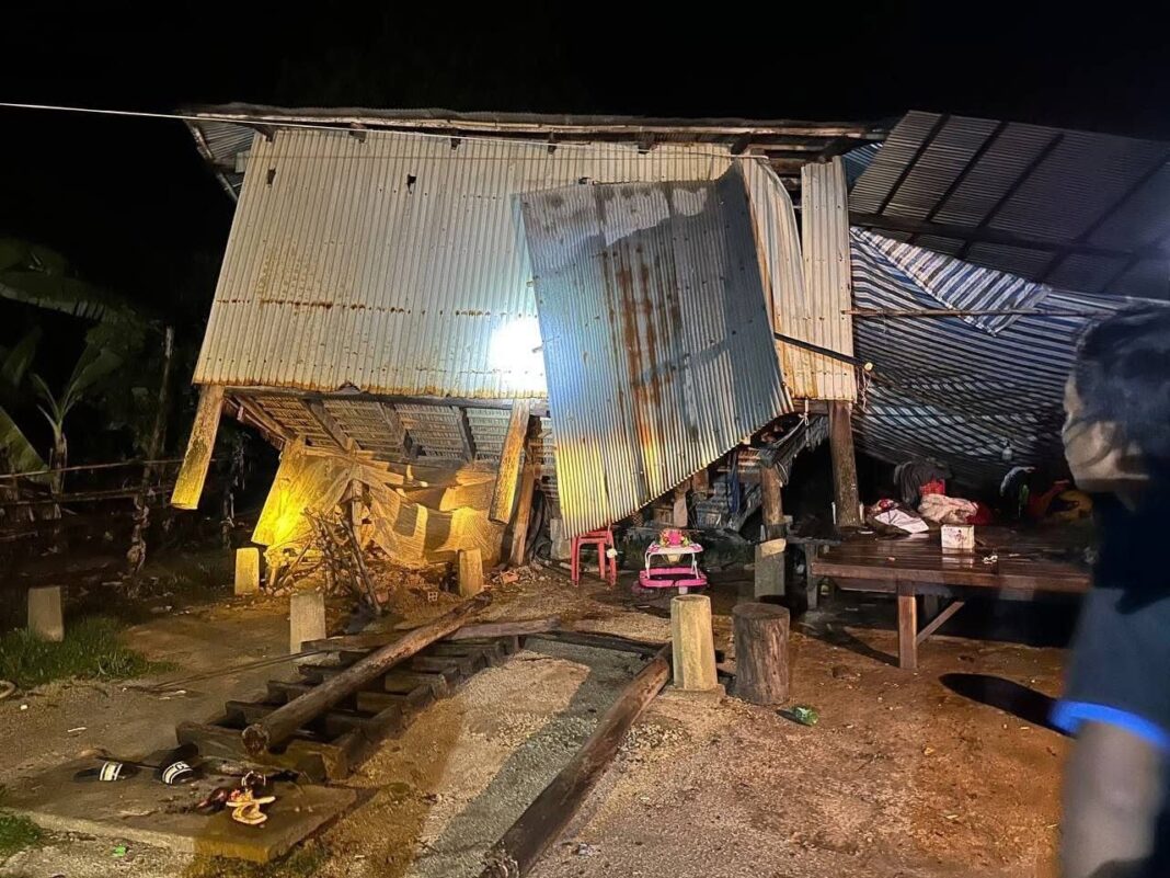 ភ្លៀងលាយឡំខ្យល់កន្ត្រាក់ បក់បោកប៉ើងផ្ទះសម្បែងពលរដ្ឋចំនួន៣ឃុំ ក្នុងស្រុករំដួល